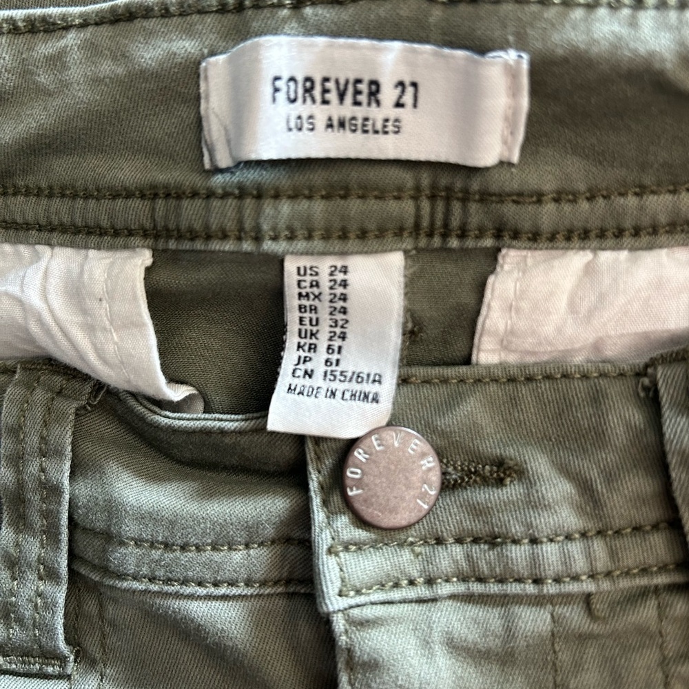 Forever 21 Green Cargo Mini Skirt Size 24 - Picture 3 of 4